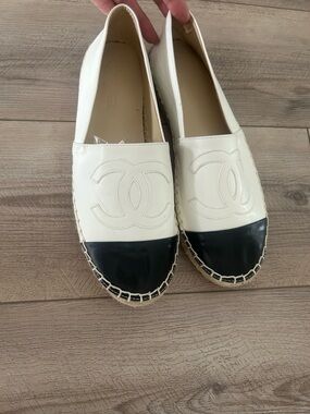Classic Two-Tone Espadrille Flats - Cream and Black